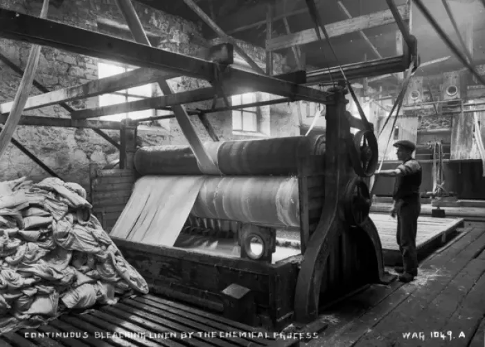 Framed Print : Continuous Bleaching Linen By the Chemical Process Framed Print : Continuous Bleaching Linen By the Chemical Process