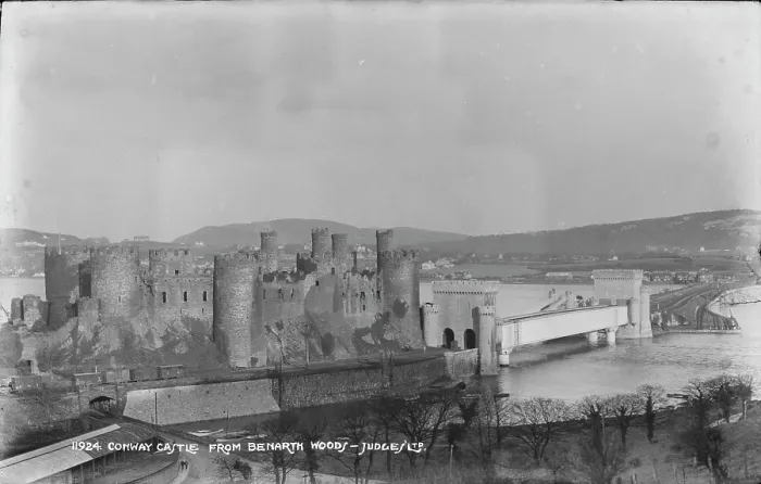 Framed Print : Conway Castle from Benarth Woods Framed Print : Conway Castle from Benarth Woods