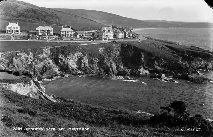 Framed Print : Coombes Gate Bay, Mortehoe Framed Print : Coombes Gate Bay, Mortehoe