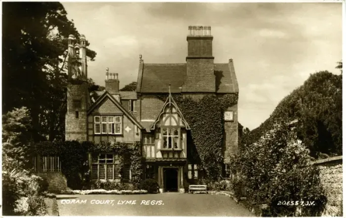 Framed Print : Coram Court, Lyme Regis, Dorset Framed Print : Coram Court, Lyme Regis, Dorset