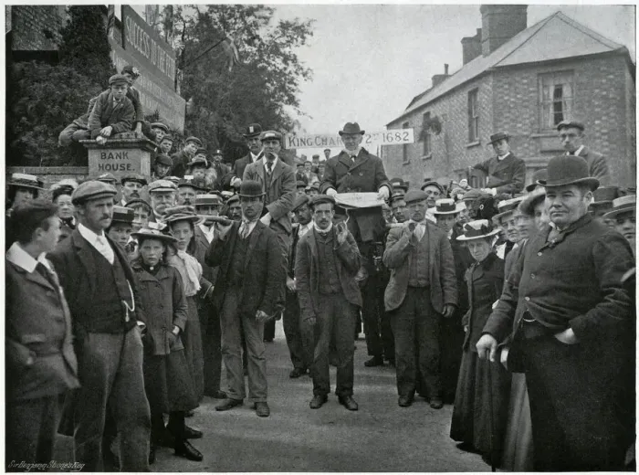 Framed Print : Corby Pole Fair, Northamptonshire 1902 Framed Print : Corby Pole Fair, Northamptonshire 1902