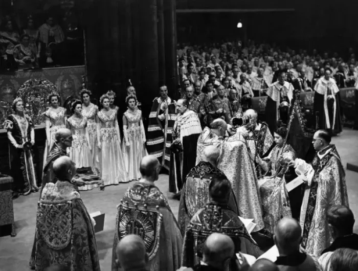 Framed Print : Coronation 1953, Queen Elizabeth II - St Edwards Crown Framed Print : Coronation 1953, Queen Elizabeth II - St Edwards Crown