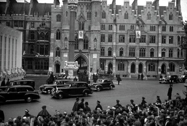 Coronation. Cars arriving with guests