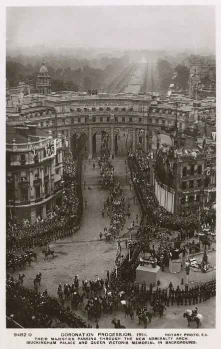 Framed Print : Coronation Procession, Admiralty Arch, London Framed Print : Coronation Procession, Admiralty Arch, London