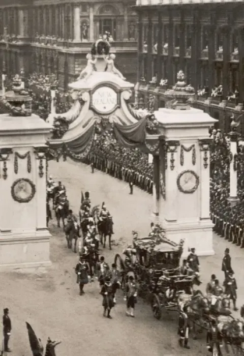 Framed Print : Coronation Procession in Whitehall, London Framed Print : Coronation Procession in Whitehall, London