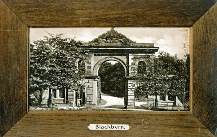 Framed Print : Corporation Park Gates, Blackburn, Lancashire Date: circa 1903