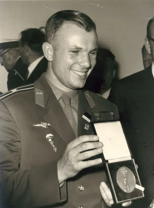 Framed Print : Cosmonaut Major Yuri Alekseyevich Gagarin, 1934-1968 Framed Print : Cosmonaut Major Yuri Alekseyevich Gagarin, 1934-1968