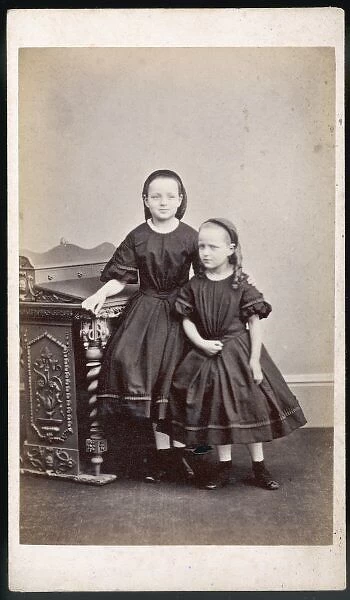 Costume  /  2 Girls 1860S