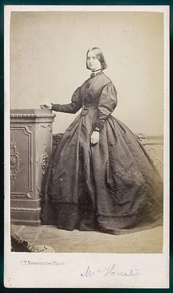 Costume Mrs Hunter 1860S