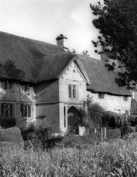 Framed Print : Cotswold Thatch Framed Print : Cotswold Thatch