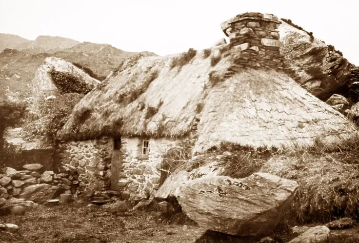 Framed Print : Cottage / hovel, West of Ireland, early 1900s Framed Print : Cottage / hovel, West of Ireland, early 1900s