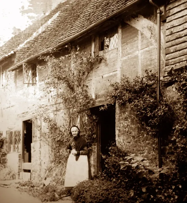 Framed Print : Cottage in Limpsfield, Surrey Framed Print : Cottage in Limpsfield, Surrey