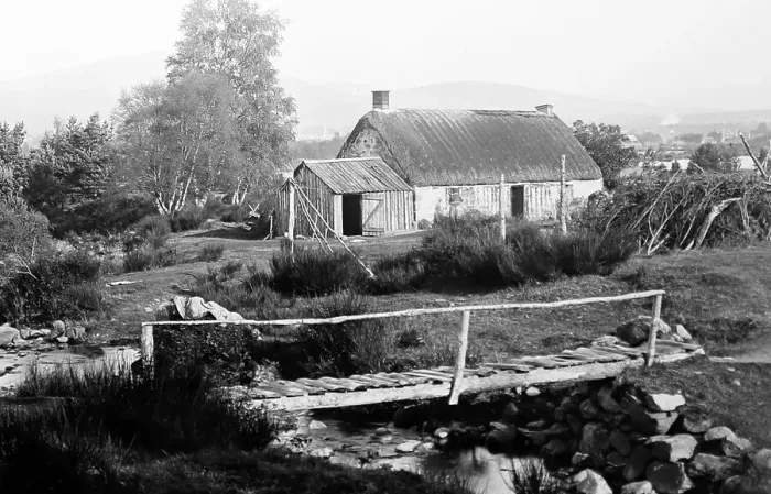 Framed Print : A cottage near Aboyne, Scotland, Victorian period Framed Print : A cottage near Aboyne, Scotland, Victorian period