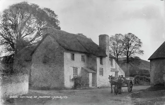 Framed Print : Cottage at Saunton Framed Print : Cottage at Saunton