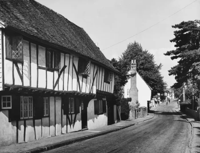 Framed Print : Cottages at Much Hadham Framed Print : Cottages at Much Hadham