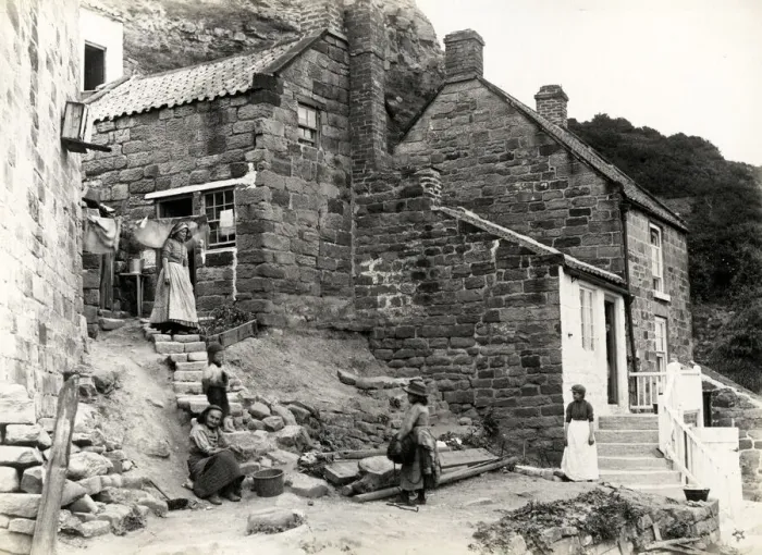 Framed Print : Cottages at Runswick Bay, Yorkshire Framed Print : Cottages at Runswick Bay, Yorkshire