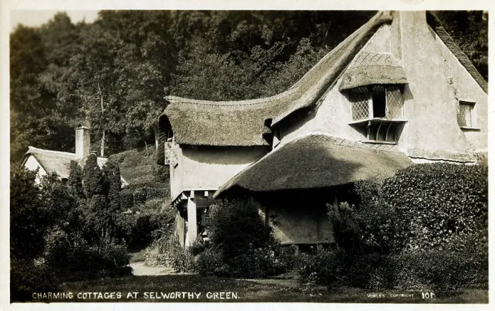 Framed Print : Cottages at Selworthy Green, Somerset Framed Print : Cottages at Selworthy Green, Somerset