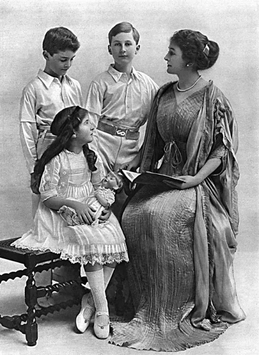 Framed Print : Countess Curzon with her children Framed Print : Countess Curzon with her children