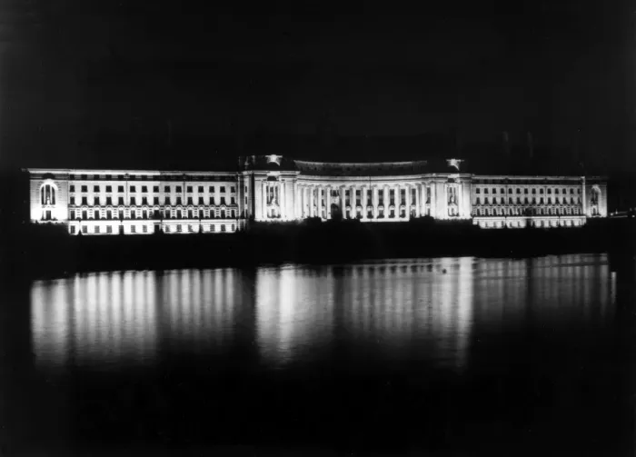 Framed Print : County Hall at Night Framed Print : County Hall at Night