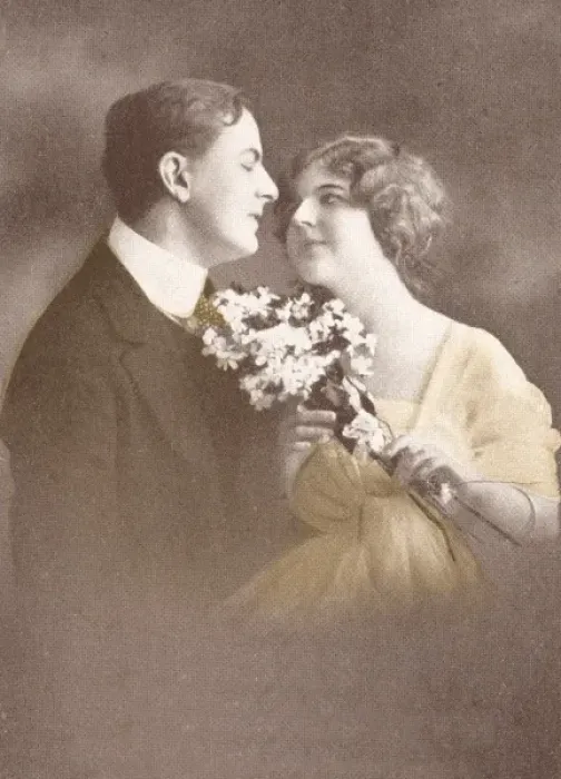 Framed Print : A couple gaze longingly at each other Framed Print : A couple gaze longingly at each other