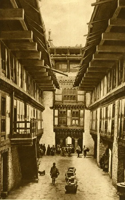 Framed Print : Court in the Kings Palace, Bhutan, South Asia Framed Print : Court in the Kings Palace, Bhutan, South Asia