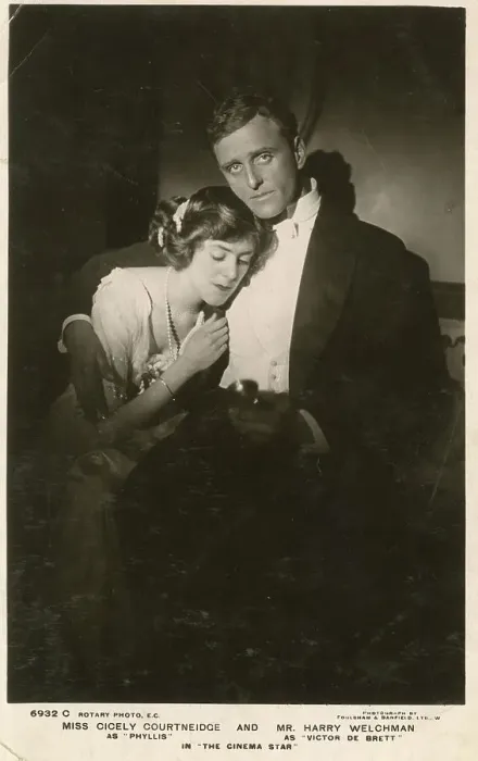Framed Print : Courtneidge and Welchman in film The Cinema Star Framed Print : Courtneidge and Welchman in film The Cinema Star