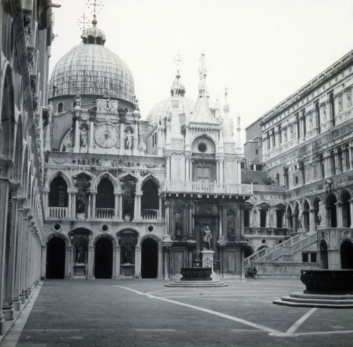 Framed Print : Courtyard, Basilica di San Marco, Venice, Italy Framed Print : Courtyard, Basilica di San Marco, Venice, Italy