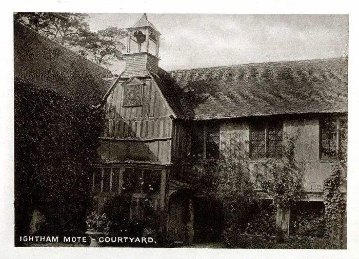 Framed Print : Courtyard, Ightham Mote, Kent Framed Print : Courtyard, Ightham Mote, Kent