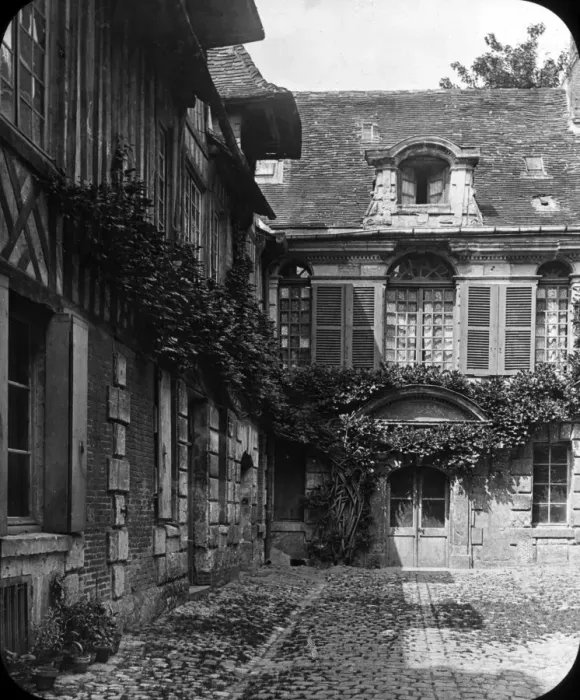 Framed Print : Courtyard in Lisieux, Normandy, France Framed Print : Courtyard in Lisieux, Normandy, France