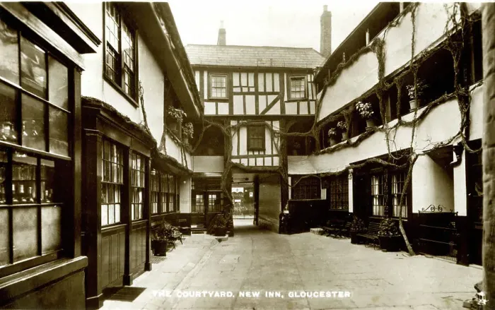 Framed Print : The Courtyard, New Inn, Gloucester Framed Print : The Courtyard, New Inn, Gloucester
