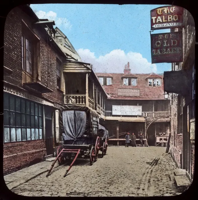 Framed Print : Courtyard of The Tabard Inn, Southwark, London Framed Print : Courtyard of The Tabard Inn, Southwark, London