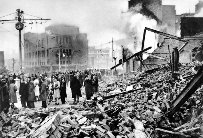 Framed Print : Coventry after the Blitz, Second World War, 1940 Framed Print : Coventry after the Blitz, Second World War, 1940