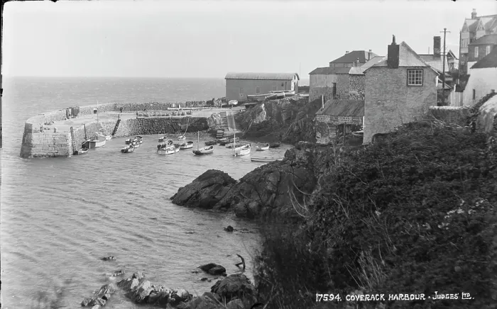 Framed Print : Coverack Harbour Framed Print : Coverack Harbour