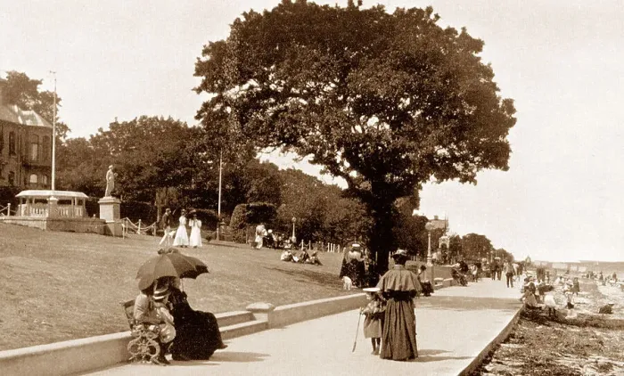 Framed Print : Cowes The Green Isle of Wight early 1900s Framed Print : Cowes The Green Isle of Wight early 1900s