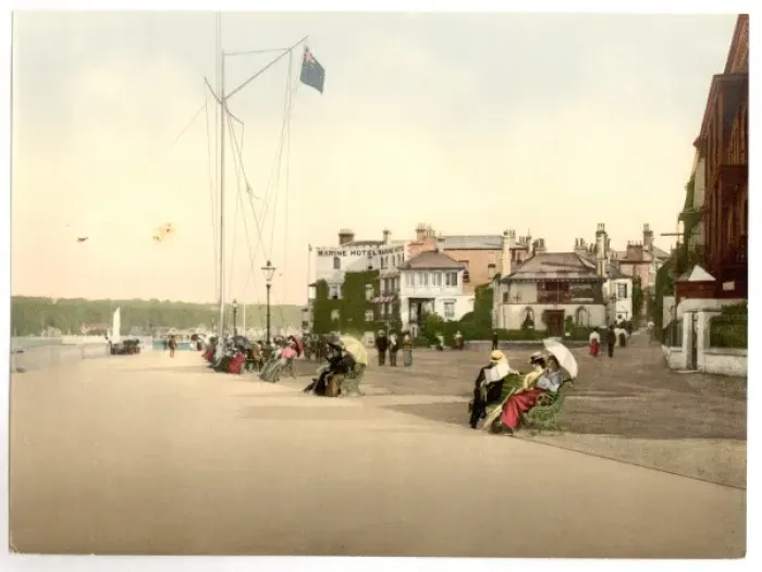 Framed Print : Cowes, marine parade (i. e. promenade), Isle of Wight, Engla Framed Print : Cowes, marine parade (i. e. promenade), Isle of Wight, Engla