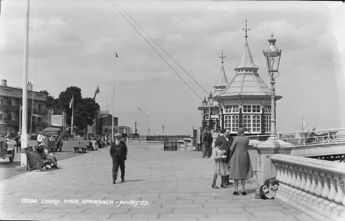 Framed Print : Cowes Pier Approach Framed Print : Cowes Pier Approach