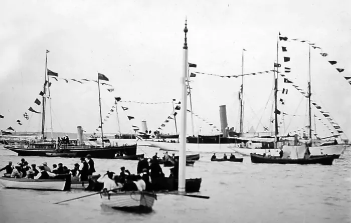 Framed Print : Cowes Regatta, Isle of Wight in 1900 Framed Print : Cowes Regatta, Isle of Wight in 1900