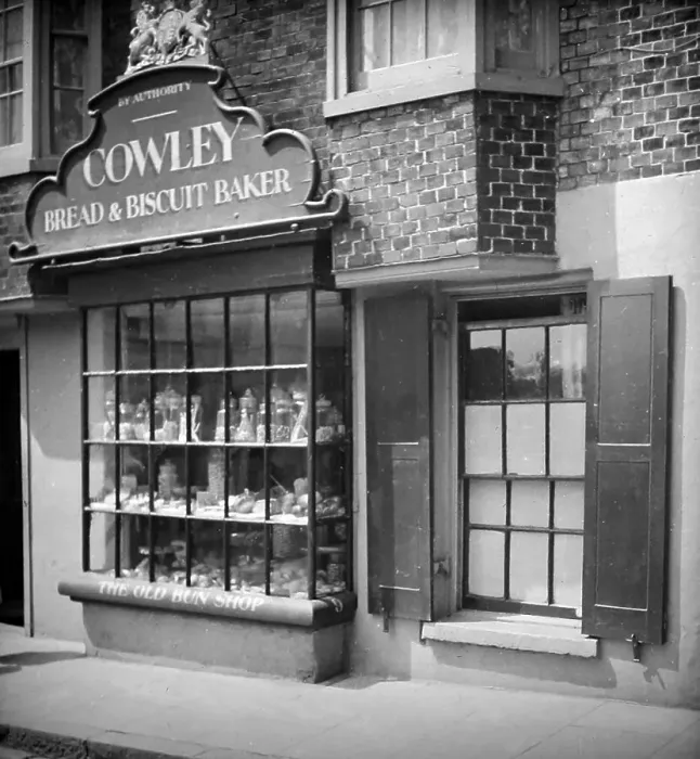 Framed Print : Cowley bread and biscuit shop, Brighton, Victorian period Framed Print : Cowley bread and biscuit shop, Brighton, Victorian period