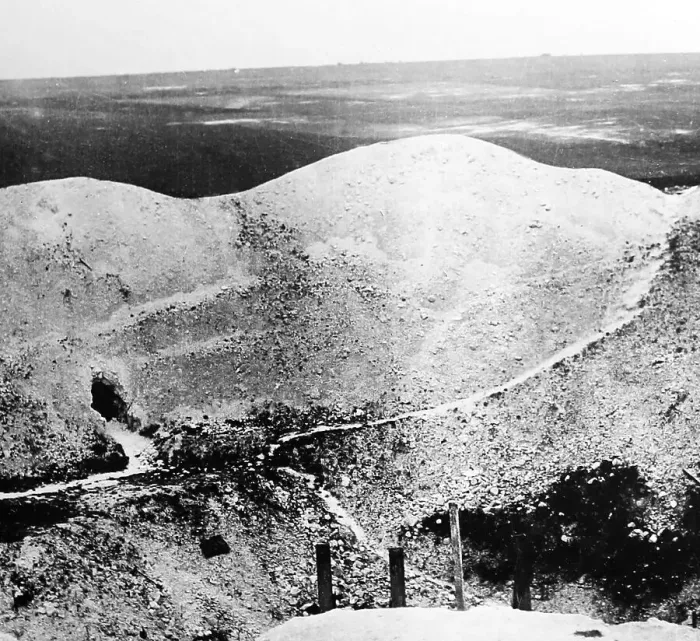 Framed Print : A mine crater at La Boiselle on the Somme - WW1 Framed Print : A mine crater at La Boiselle on the Somme - WW1