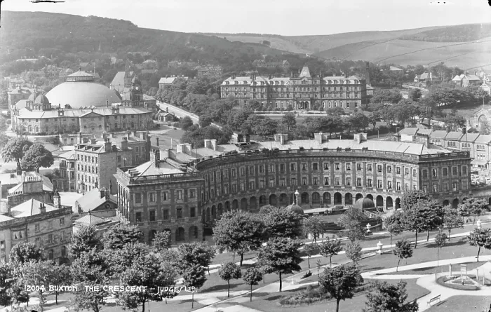 Framed Print : The Crescent in Buxton Framed Print : The Crescent in Buxton