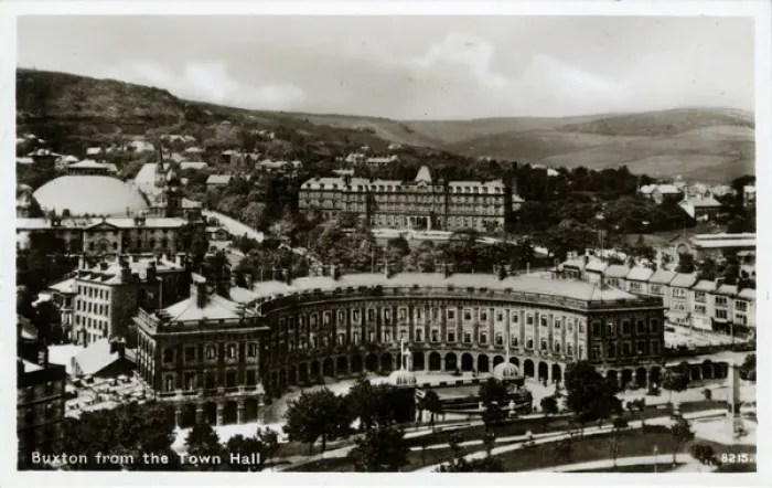 Framed Print : The Crescent, Buxton, Derbyshire Framed Print : The Crescent, Buxton, Derbyshire