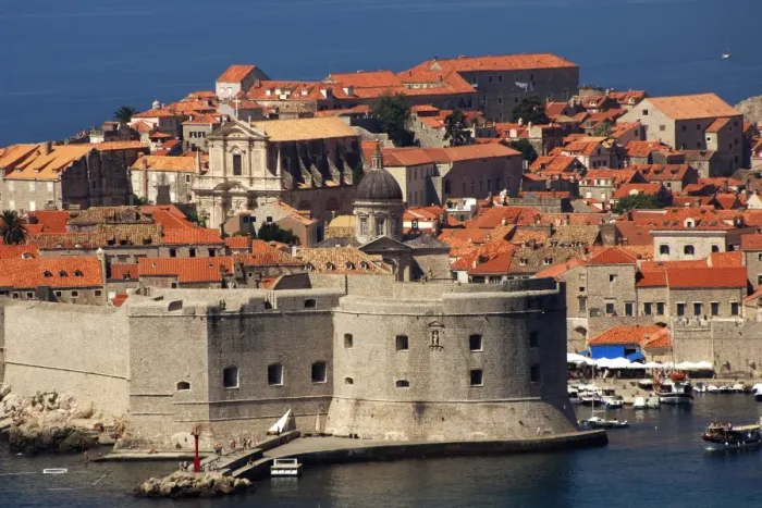 Framed Print : CROATIA. DUBROVNIK. The ancient walled city Framed Print : CROATIA. DUBROVNIK. The ancient walled city