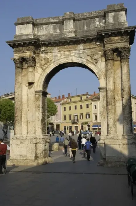 Framed Print : CROATIA. Pula. Triumphal Arch of the Sergi or Framed Print : CROATIA. Pula. Triumphal Arch of the Sergi or