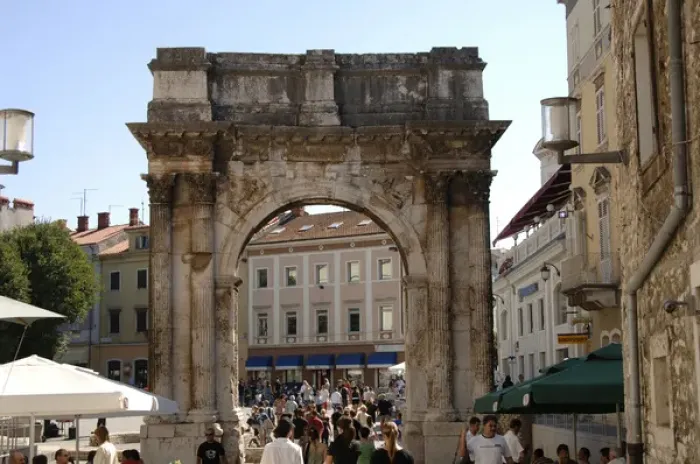 Framed Print : Croatia. Pula. Triumphal Arch of the Sergii Framed Print : Croatia. Pula. Triumphal Arch of the Sergii
