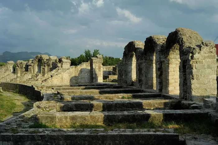 Framed Print : Croatia, Solin. City of Salona. Ruins of the amphitheatre Framed Print : Croatia, Solin. City of Salona. Ruins of the amphitheatre