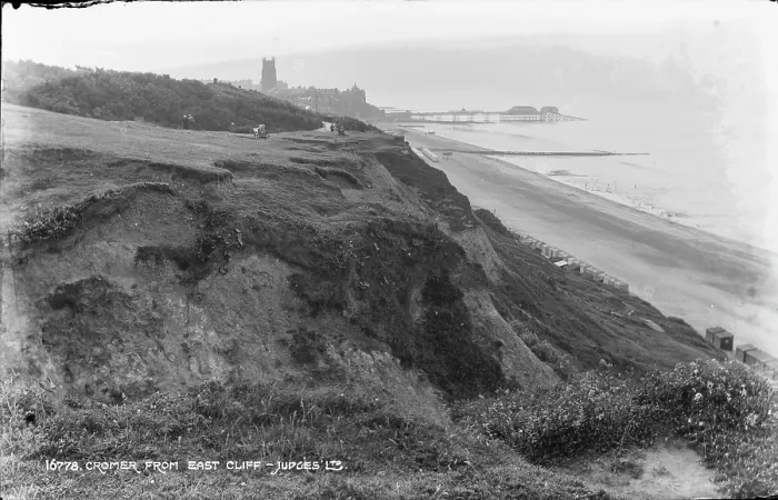 Framed Print : Cromer from East Cliff Framed Print : Cromer from East Cliff