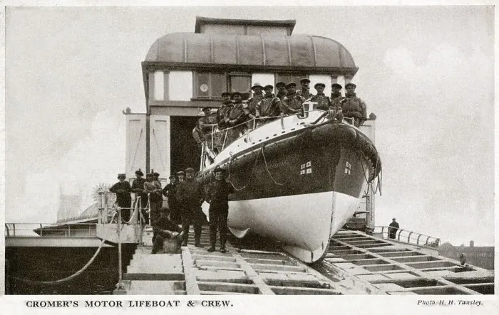 Framed Print : Cromer's Motor Lifeboat and Crew Framed Print : Cromer's Motor Lifeboat and Crew