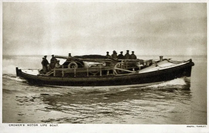 Framed Print : Cromer's Motor Lifeboat and Crew Framed Print : Cromer's Motor Lifeboat and Crew