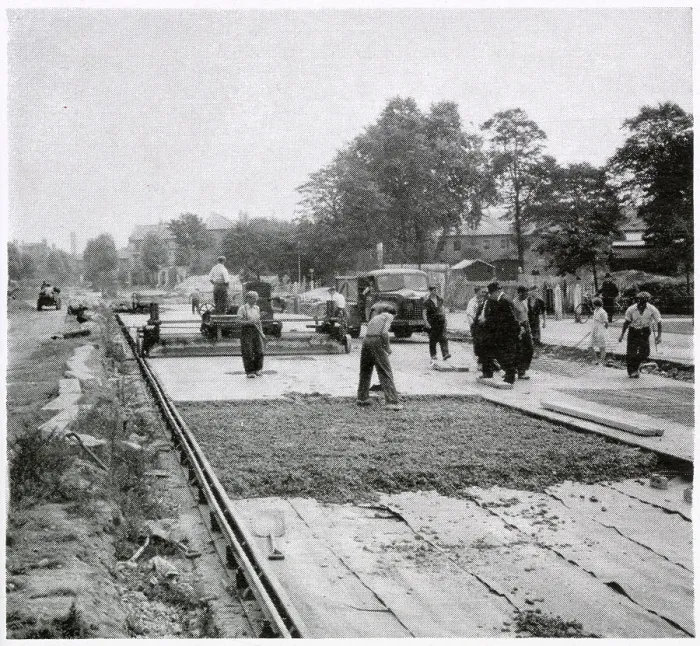 Framed Print : Cromwell Road Extension - Laying down the under-surface Framed Print : Cromwell Road Extension - Laying down the under-surface