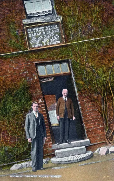 Framed Print : The Crooked House, Himley, Staffordshire - Doorway Framed Print : The Crooked House, Himley, Staffordshire - Doorway